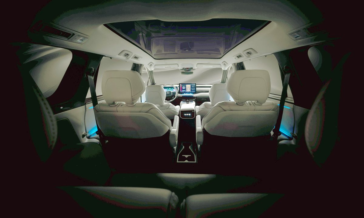 Toyota розкрила дату дебюту нового великого кросовера: це може бути електричний Highlander - фото 1