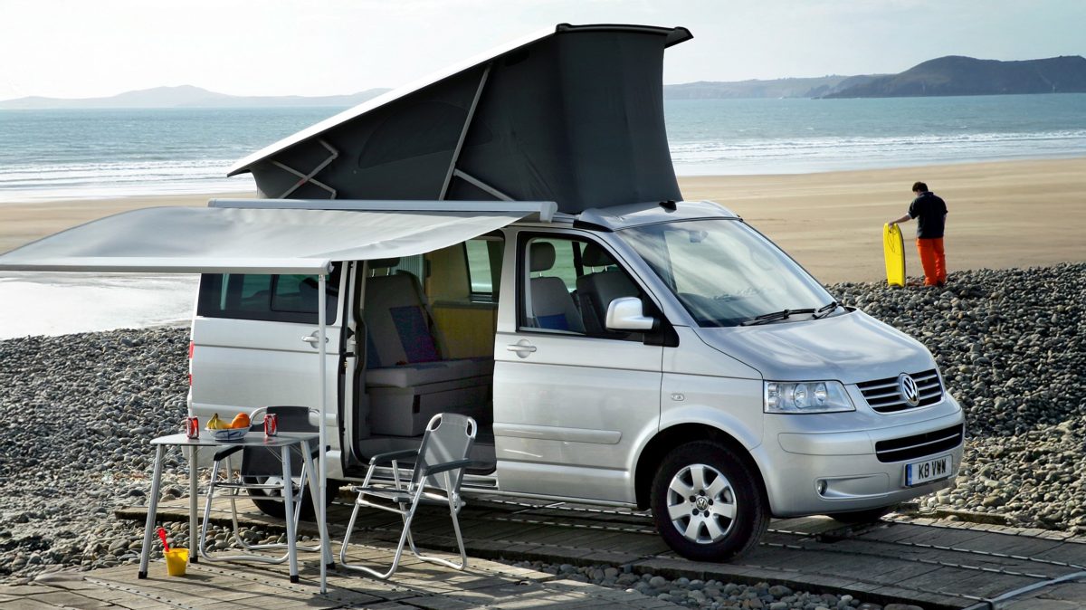 13-річний підліток отримав штрафні бали ще до отримання прав: нічні перегони на батьківському кемпері - фото 1