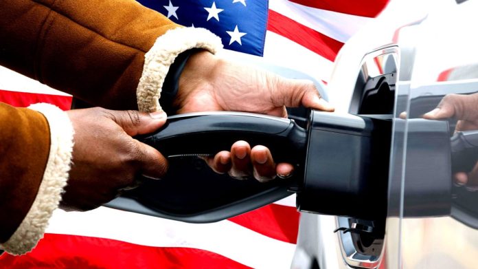 Кінець епохи стрімкого зростання: ринок електромобілів у США вперше за 10 років показав спад Кінець епохи стрімкого зростання: ринок електромобілів у США вперше за 10 років показав спад