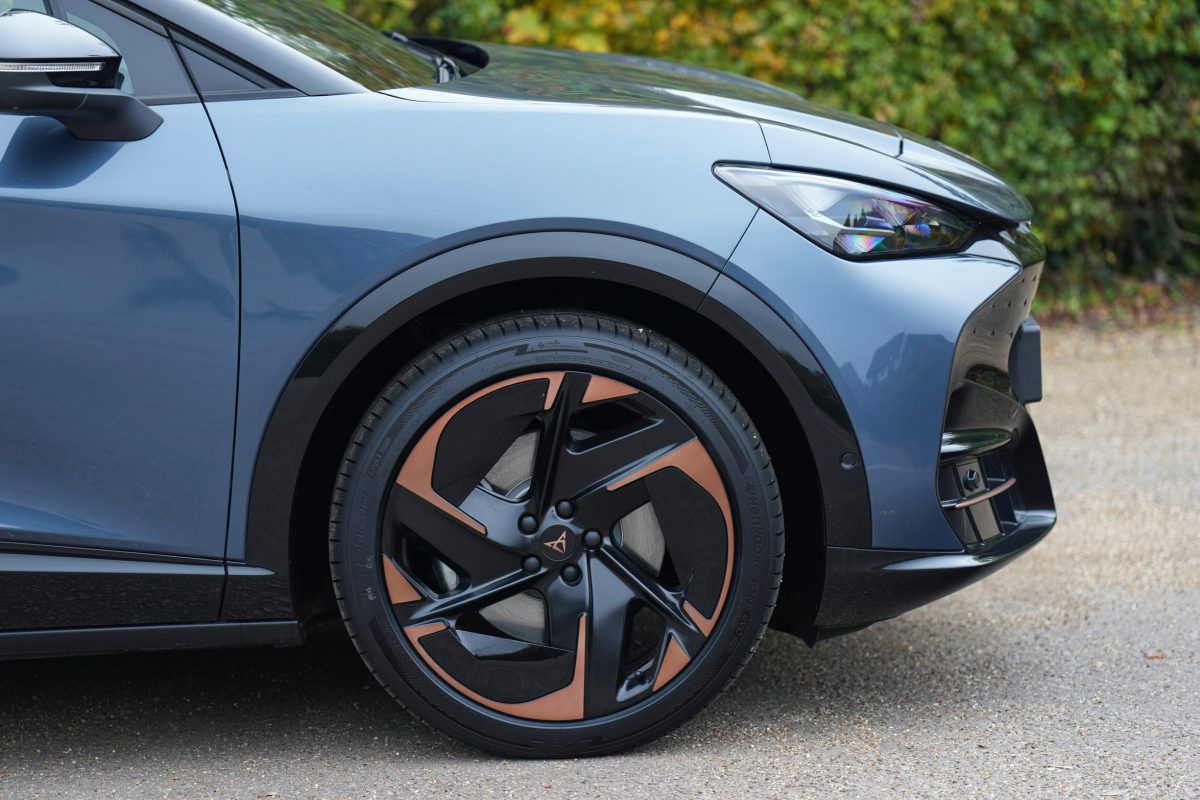 Volkswagen знайшов спосіб врятувати Cupra Tavascan від нових мит ЄС на китайські авто - фото 5