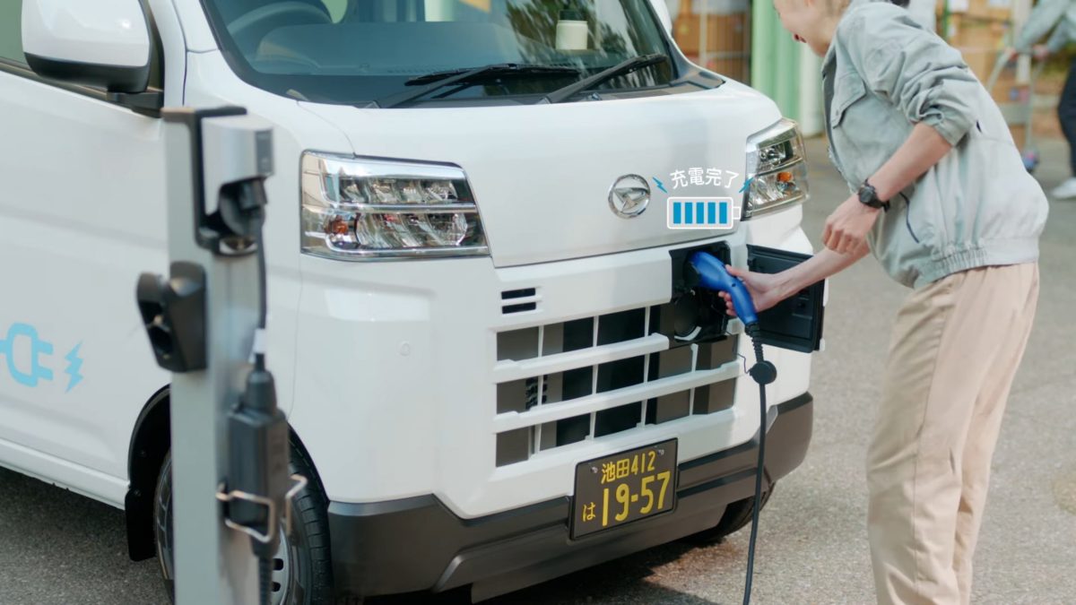 Toyota, Daihatsu та Suzuki нарешті запустили у виробництво електричні кей-кари: характеристики та ціни - фото 7