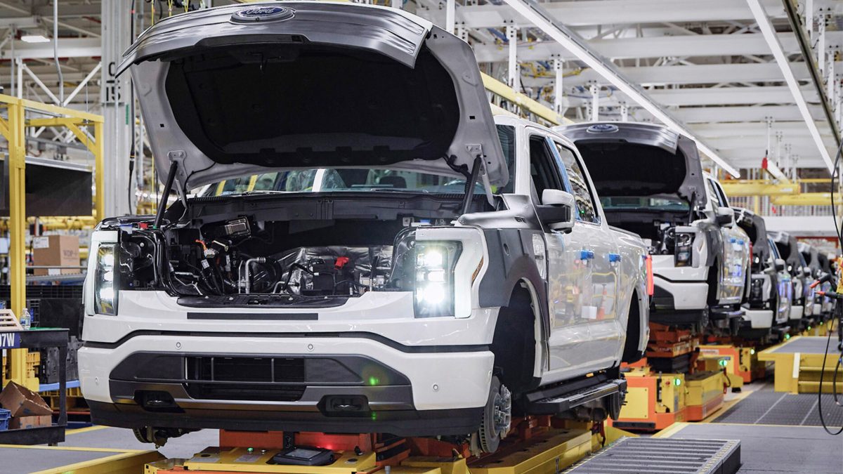 Масові звільнення на новому заводі Ford: політика чи прорахунок компанії? - фото 3