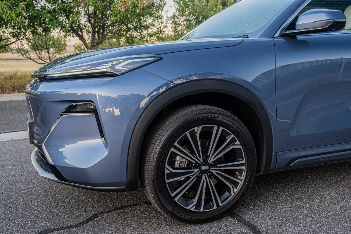 Дешевше за RAV4, а салон як у Lexus: новий кросовер Geely Starray EM-i вражає ціною та якістю - фото 8