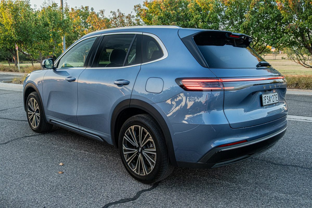 Дешевше за RAV4, а салон як у Lexus: новий кросовер Geely Starray EM-i вражає ціною та якістю - фото 2