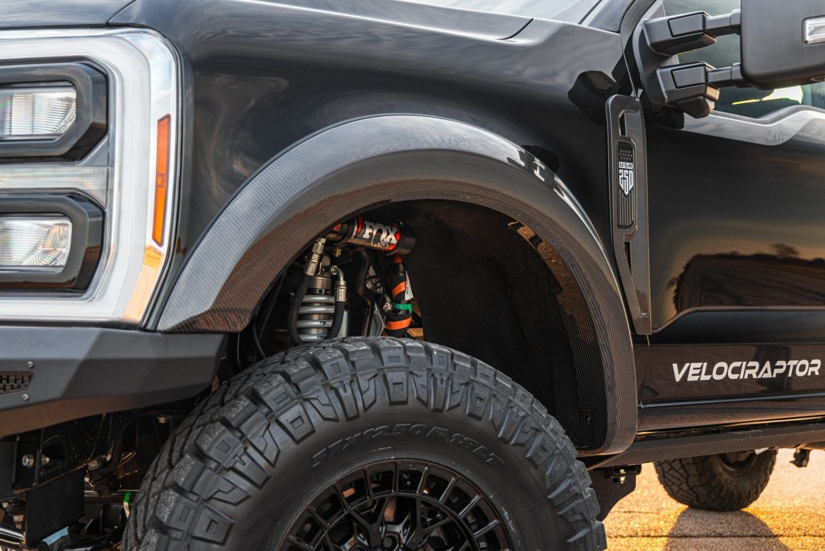 Hennessey перетворила Ford F-250 на монстра VelociRaptor 1200 до 250-річчя США - фото 8