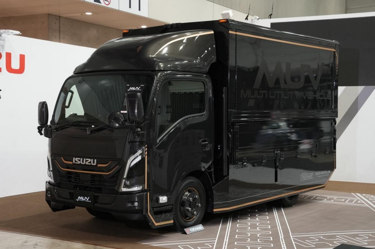 Isuzu перетворила вантажівку на розкішну вітальню з кав’ярнею: огляд унікальних концептів - фото 6
