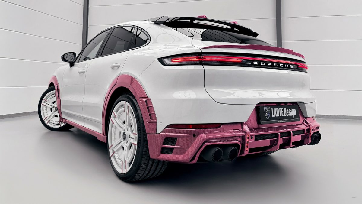 Епатажний тюнінг: Larte Design представили Porsche Cayenne з рожевим карбоном - фото 5