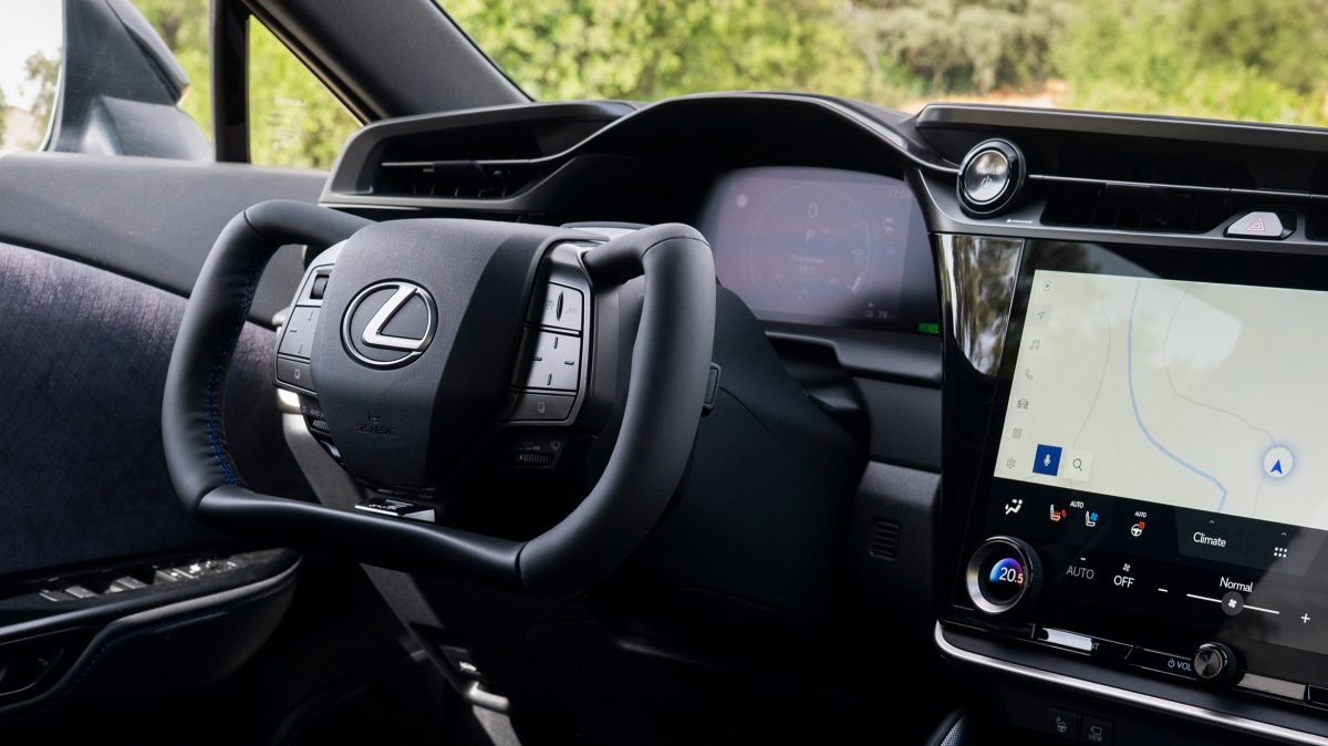 Кінець ери штурвалів: Китай забороняє Yoke-кермо з міркувань безпеки - фото 2