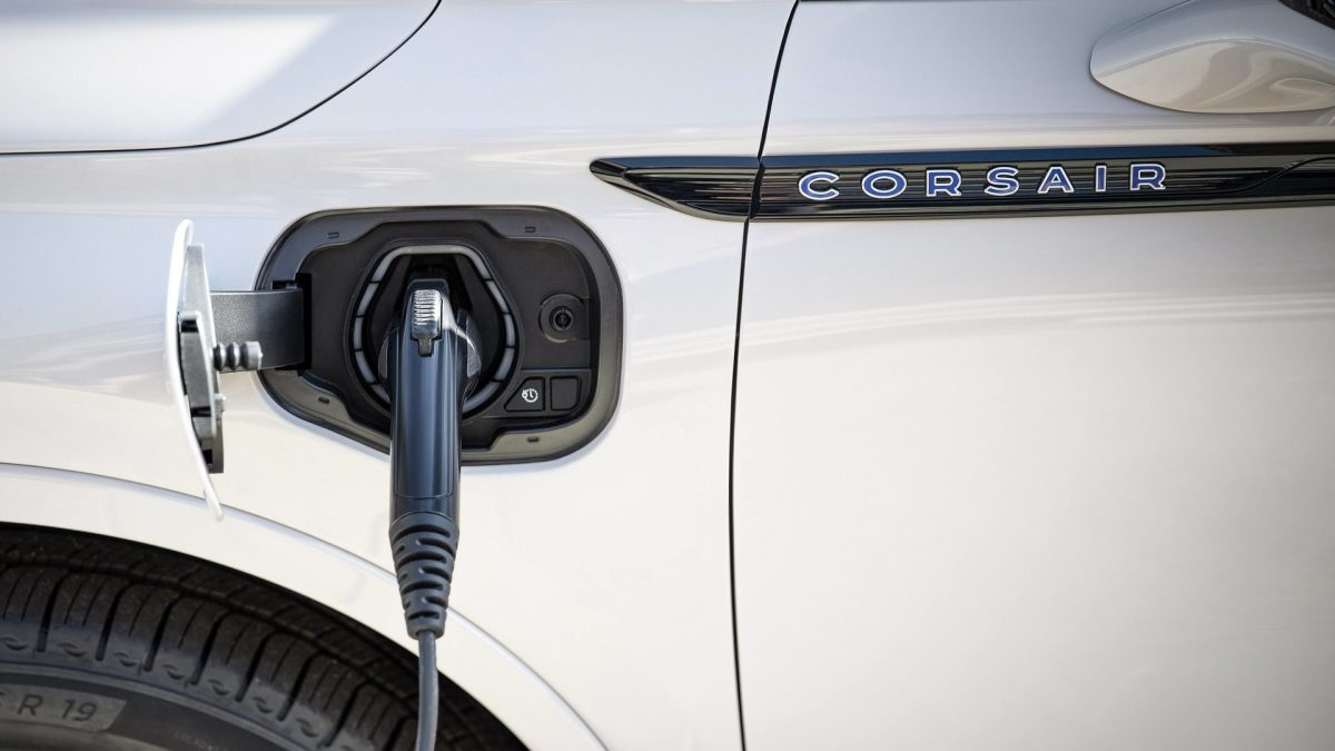 Ford розширює масштабний відклик гібридів Escape та Corsair через ризик загоряння батарей - фото 1