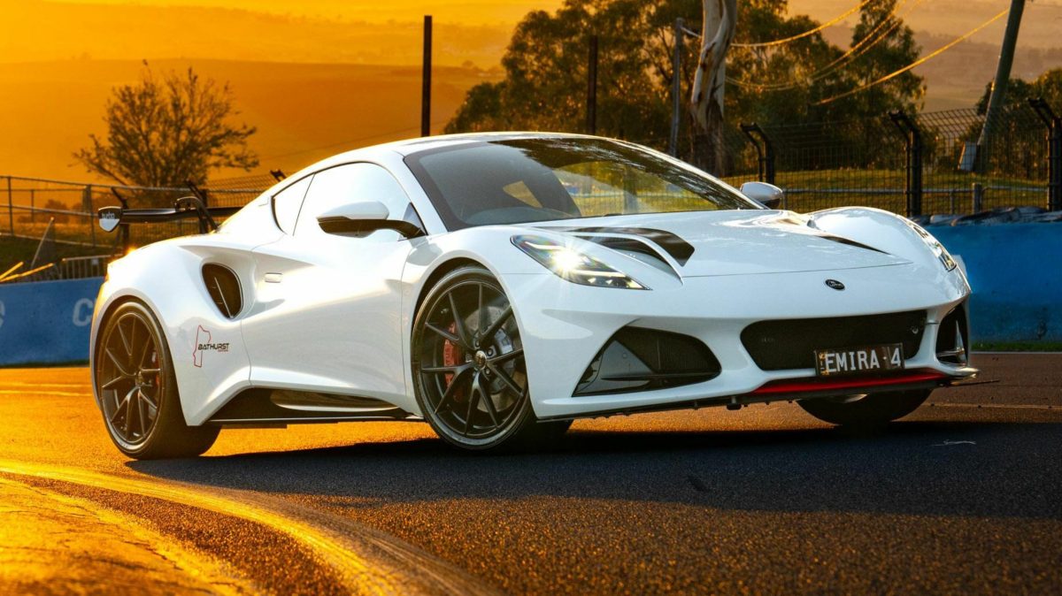 Найпотужніший бензиновий Lotus в історії створили в Австралії: дебютував лімітований Emira Bathurst Edition - фото 6