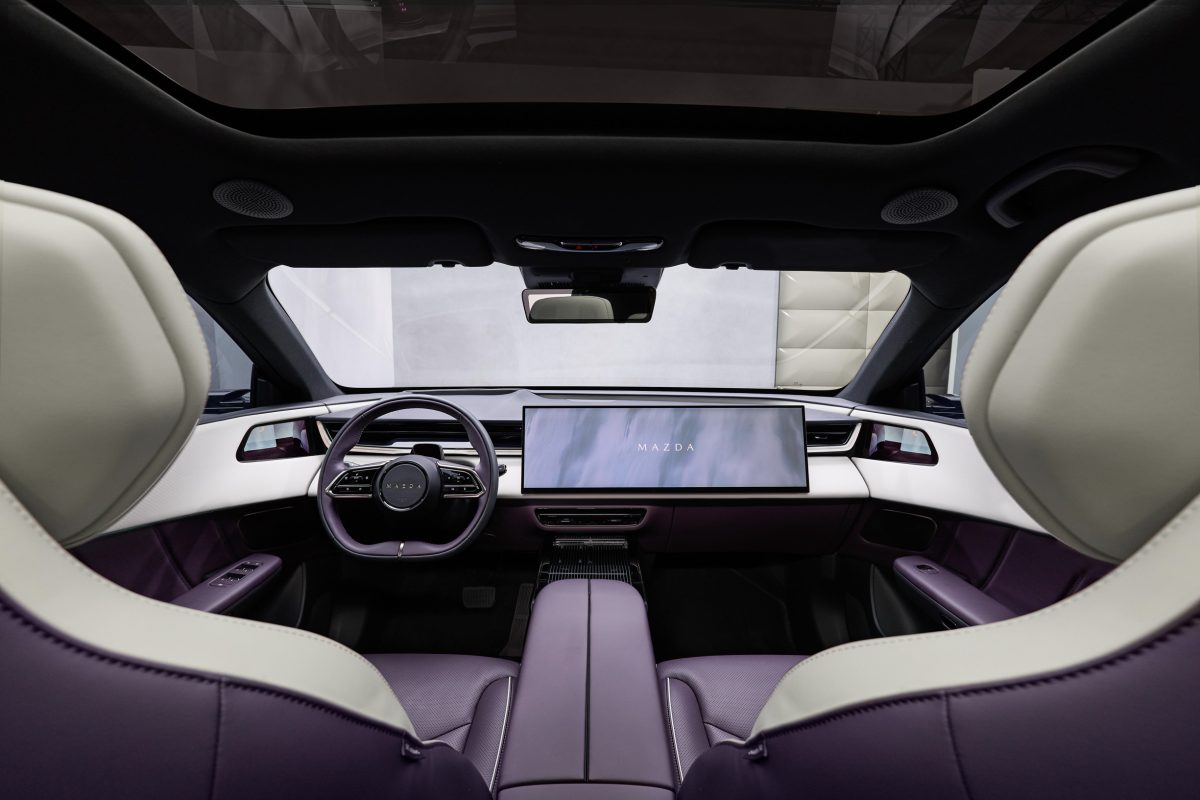 У Mazda пояснили, чому електричний кросовер CX-6e технічно досконаліший за седан 6e - фото 4