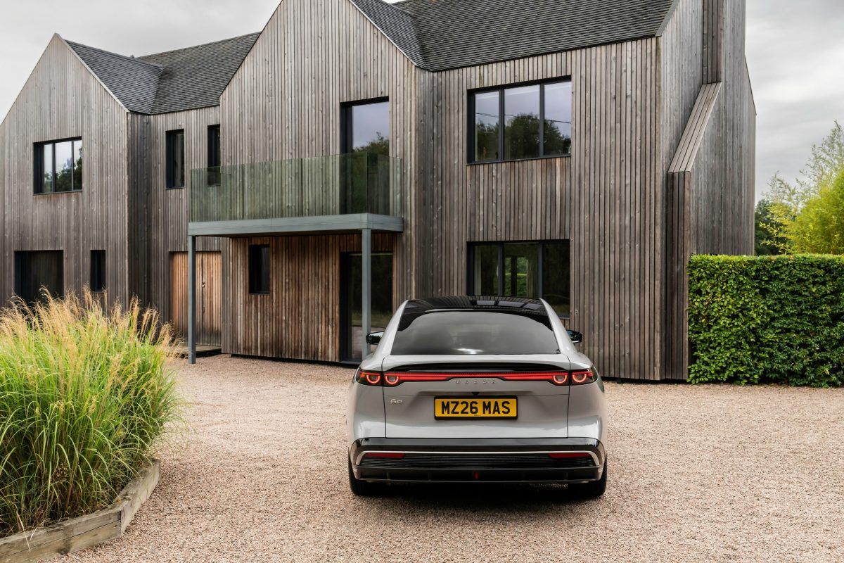 Нова Mazda 6e шокувала ціною: у Європі вона коштує в 2,3 рази дорожче, ніж у Китаї - фото 5