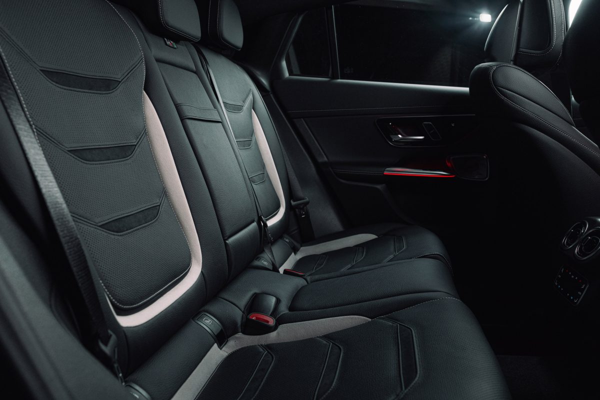 Mercedes-AMG прислухався до фанатів: новий GLC 53 повертає 6-циліндровий двигун - фото 7