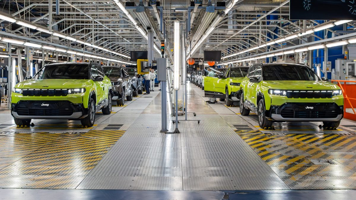 Stellantis обіцяє відновити виробництво в Канаді попри конфлікт навколо Jeep Compass - фото 1
