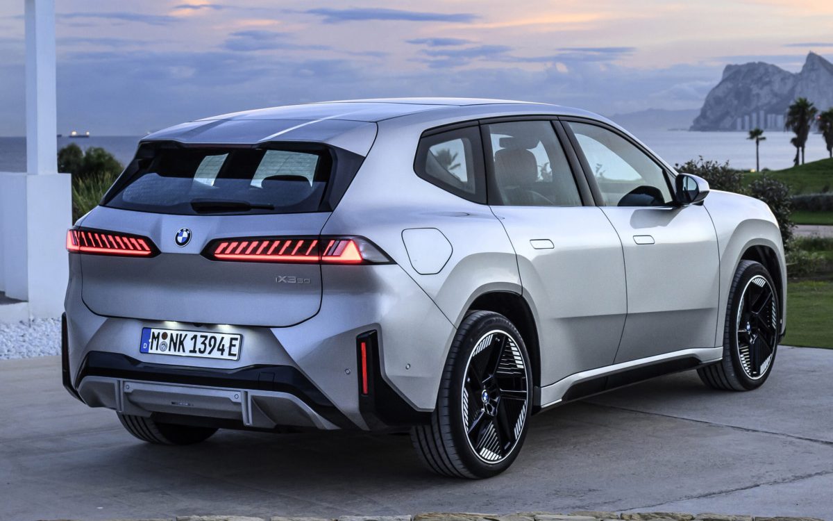 BMW не відмовляється від підписок: які функції нового iX3 стануть платними - фото 2