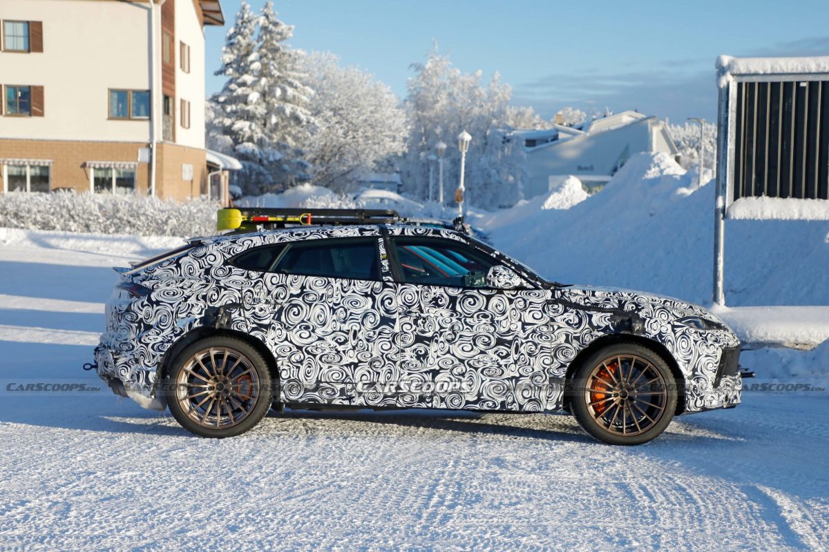 Оновлений Lamborghini Urus Performante вперше засвітився на тестах: він стане гібридом - фото 7