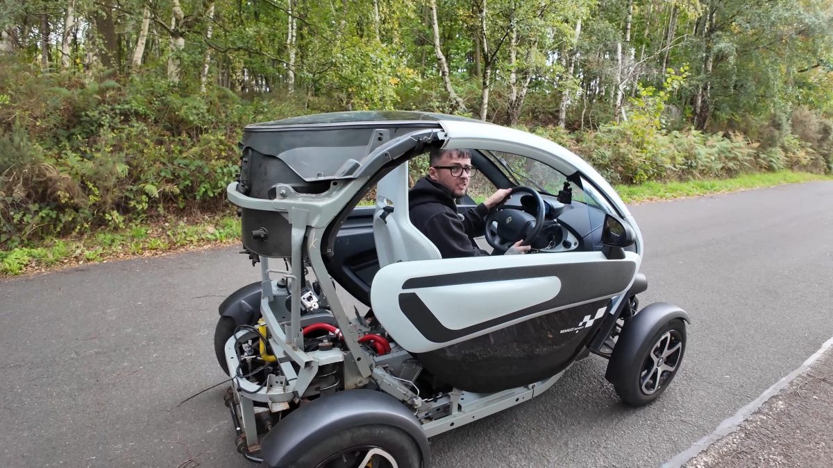 Електричний малюк Renault Twizy перетворили на дрифт-монстра з крутним моментом як у пікапа Ram TRX - фото 3