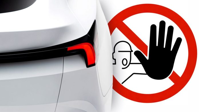 Німці масово відмовляються від Tesla: опитування розкрило несподівані причини