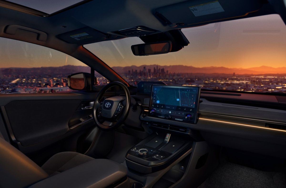 Toyota розкрила ціни на електричний кросовер C-HR 2026 року: потужність та комплектації - фото 1