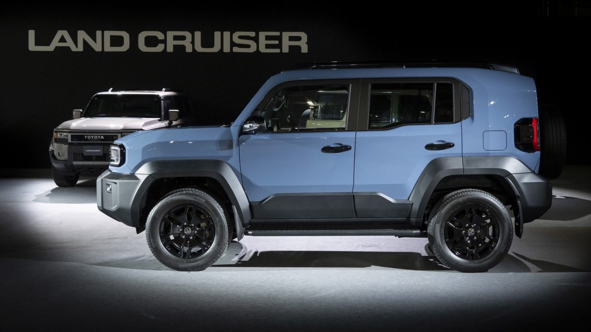 Toyota Land Cruiser FJ: подробиці про двигуни та терміни виходу «молодшого» позашляховика - фото 2