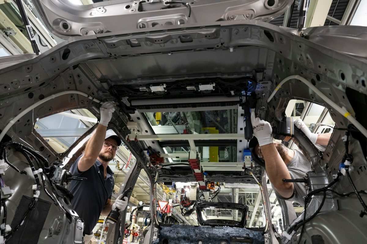 Toyota запустила виробництво нового RAV4: тільки гібриди та мільярдні інвестиції - фото 7