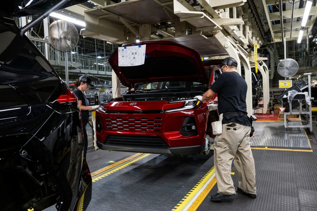 Toyota запустила виробництво нового RAV4: тільки гібриди та мільярдні інвестиції - фото 4