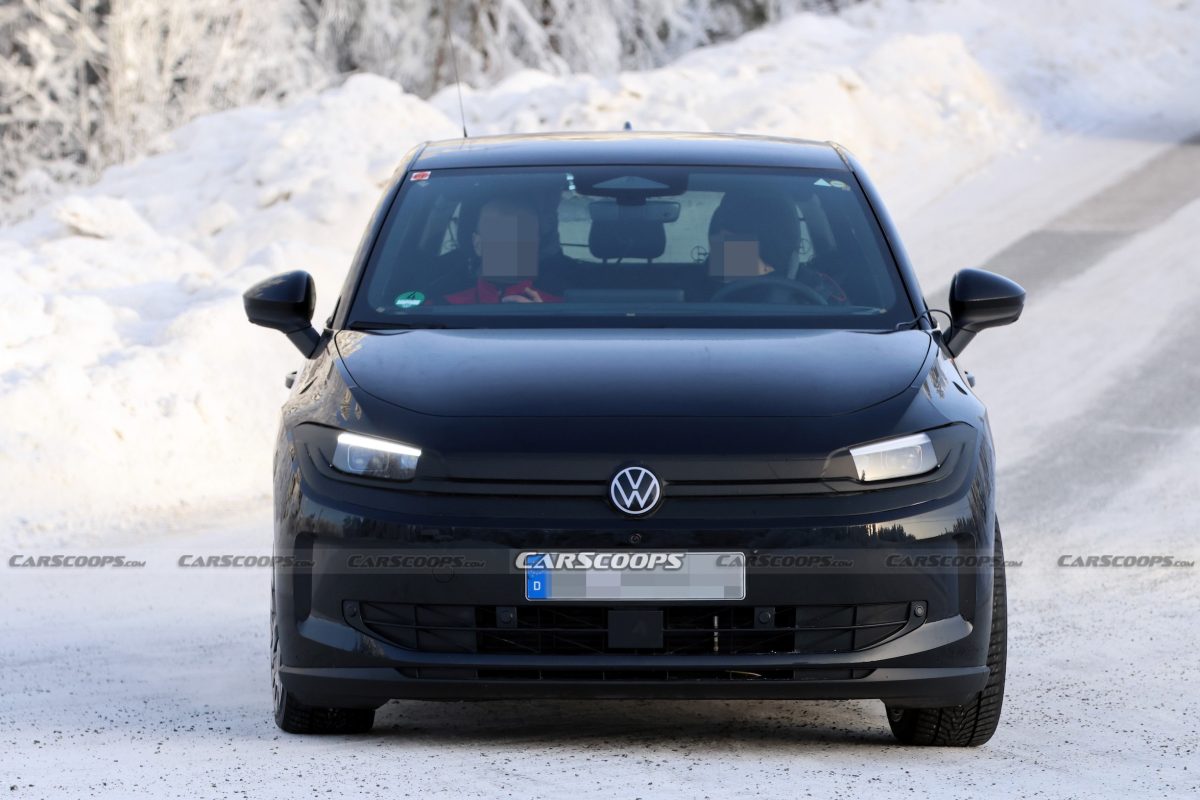 Volkswagen розкриває карти: новий електричний ID. Polo помітили майже без камуфляжу - фото 1