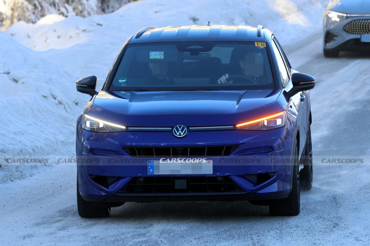 Новий "заряджений" Volkswagen T-Roc R 2025 помітили майже без камуфляжу: перші деталі - фото 7