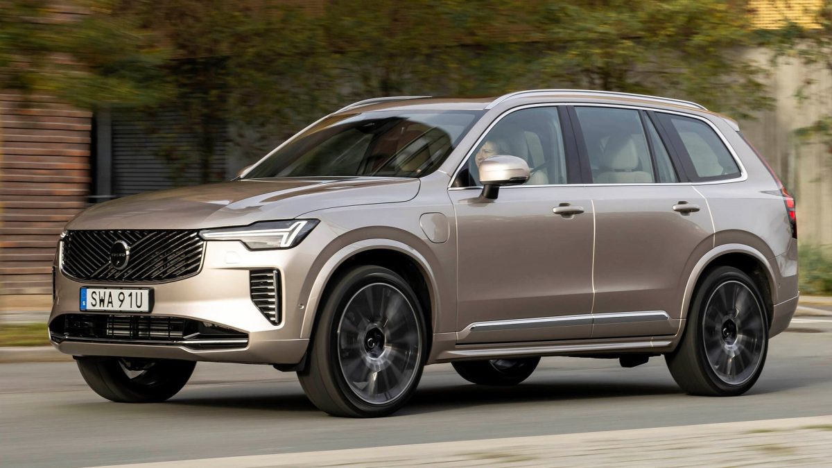 Фінансовий шторм у Volvo: прибуток обвалився на 68%, а акції встановили антирекорд - фото 1