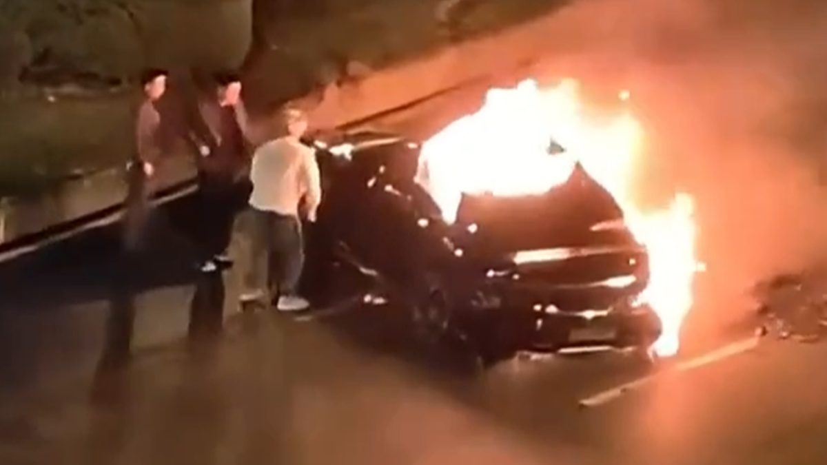 Розслідування смертельної ДТП з Xiaomi SU7: водій загинув у пастці через електронні двері - фото 1