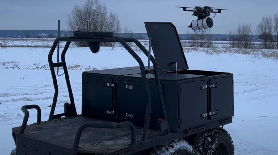 Робот Ratel H перетворили на мобільну базу для дронів