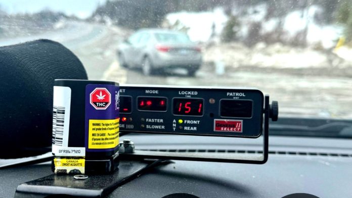 70-річний водій втратив авто та права за «каскадерську» їзду з відкритим канабісом