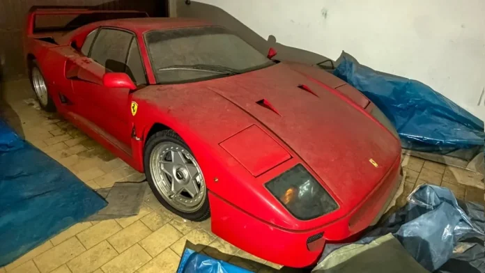Забутий скарб: Ferrari F40 35 років чекав у гаражі