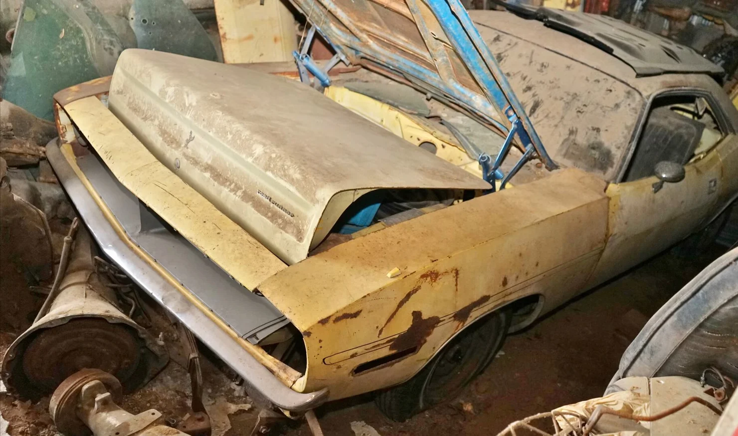 Автомобільний скарб гнив у сараї: унікальна знахідка