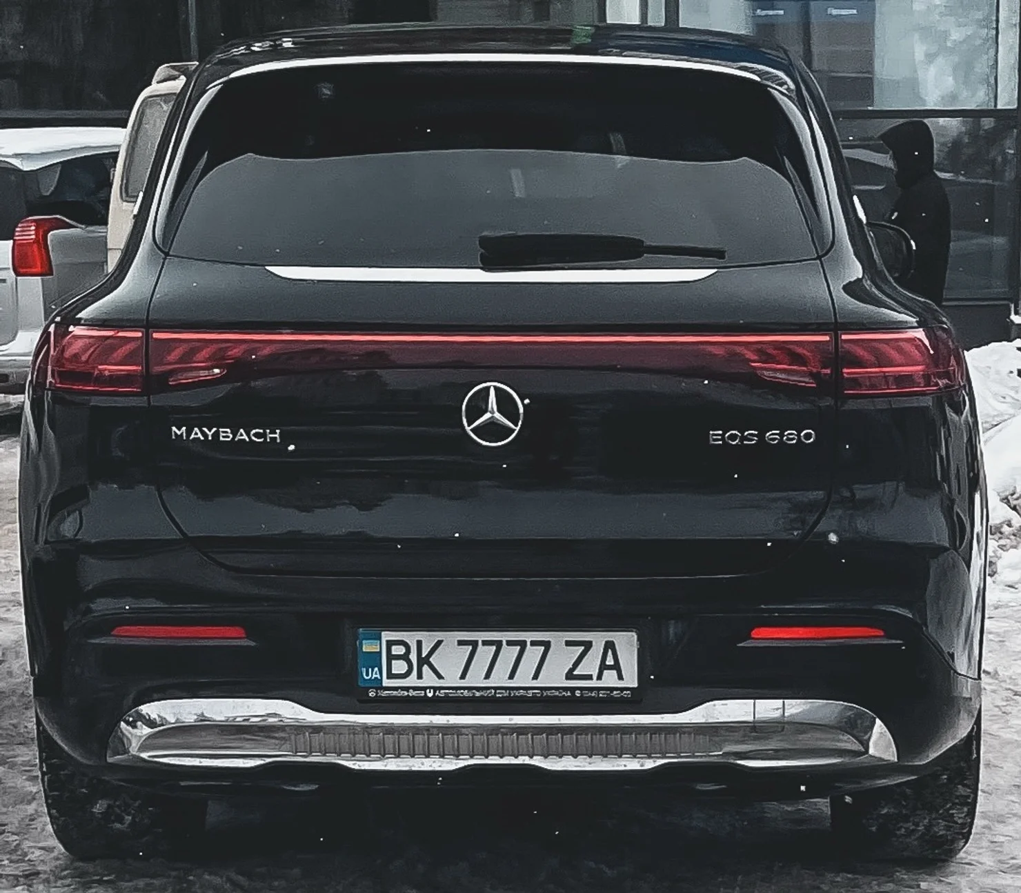 На дорогах Рівного з'явився Maybach за 10 мільйонів