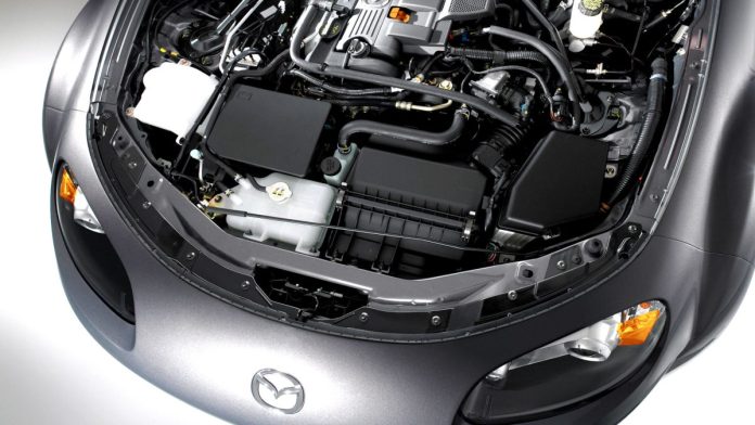Інженери Mazda таємно створили MX-5 з двигуном V6: чому проєкт так і не побачив світ Інженери Mazda таємно створили MX-5 з двигуном V6: чому проєкт так і не побачив світ