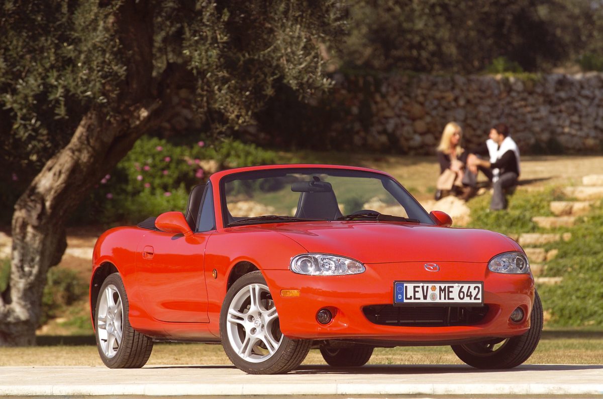 Інженери Mazda таємно створили MX-5 з двигуном V6: чому проєкт так і не побачив світ - фото 3