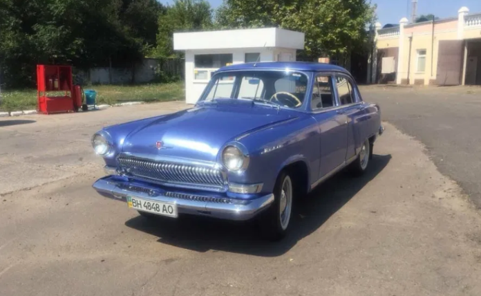 В Одесі продають бузкову Волгу за ціною нового авто