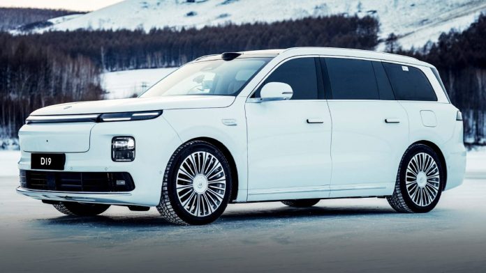 Stellantis планує оснастити Fiat, Opel та Peugeot китайськими технологіями від Leapmotor