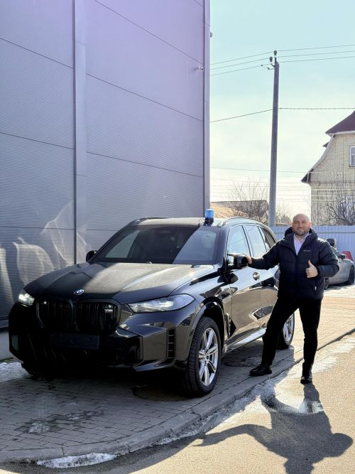 Захист від АК-47: в Україні з'явився BMW X5 VR6