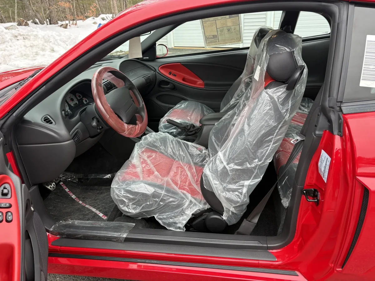 Капсула часу: 20-річний Ford Mustang продали за ціною нового суперкара - фото 8