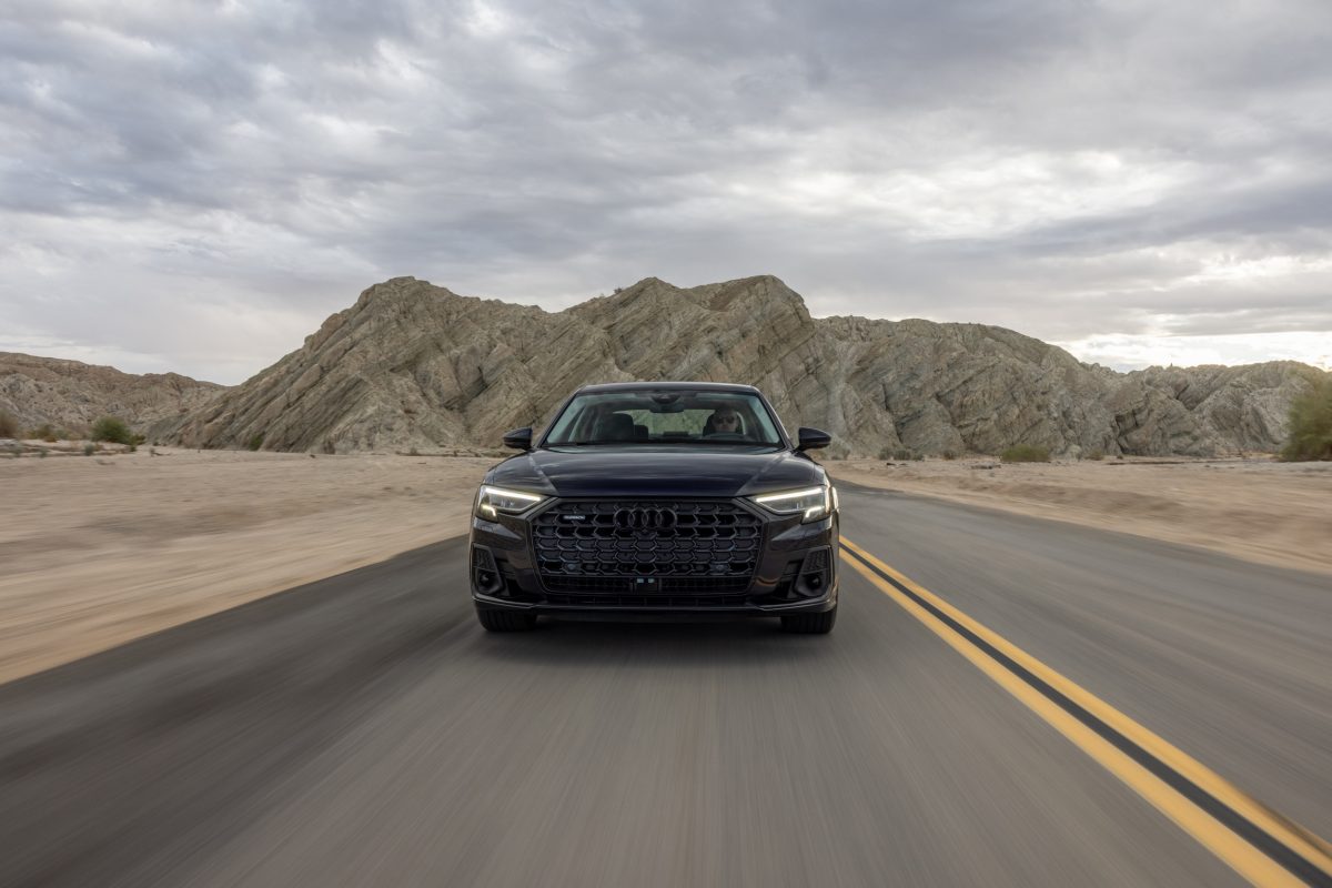 Audi припинила прийом замовлень на флагманський седан A8 у Німеччині: чи це кінець епохи? - фото 6