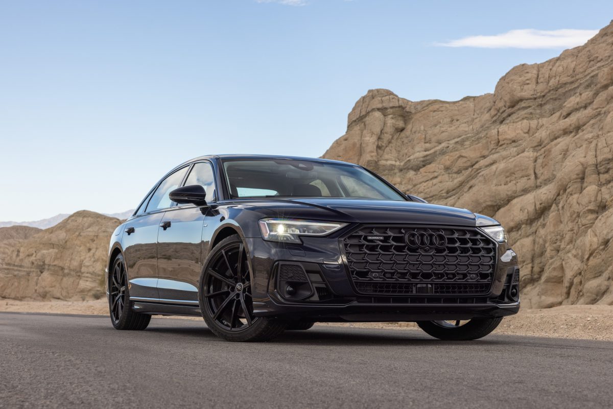 Audi припинила прийом замовлень на флагманський седан A8 у Німеччині: чи це кінець епохи? - фото 1