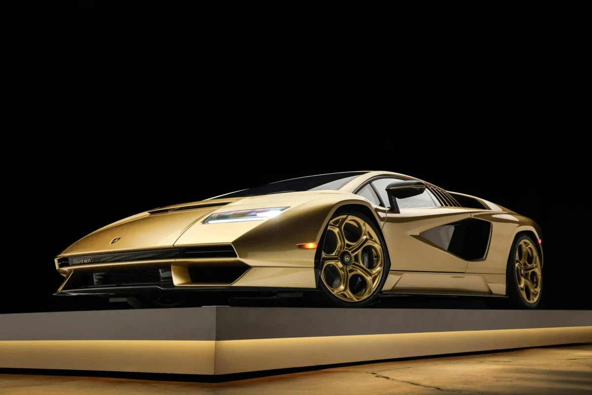 Інвестиційний провал: сучасний Lamborghini Countach стрімко втрачає в ціні - фото 8