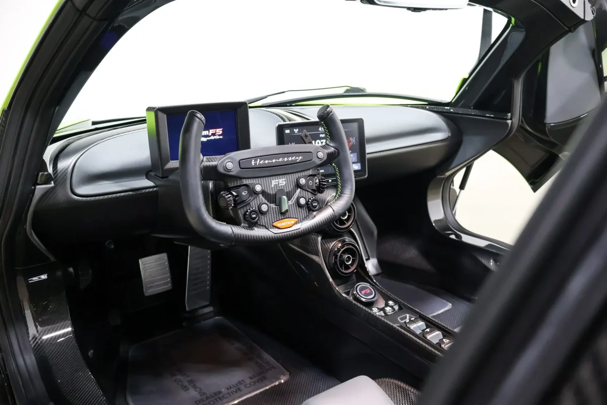 Ексклюзивний Hennessey Venom F5 Roadster на 1817 сил шукає нового власника: ставки вже перевищили $2 млн - фото 8