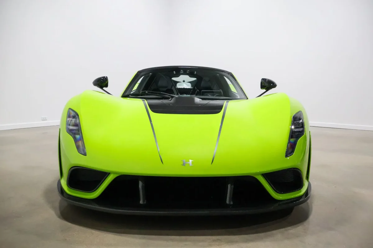 Ексклюзивний Hennessey Venom F5 Roadster на 1817 сил шукає нового власника: ставки вже перевищили $2 млн - фото 1