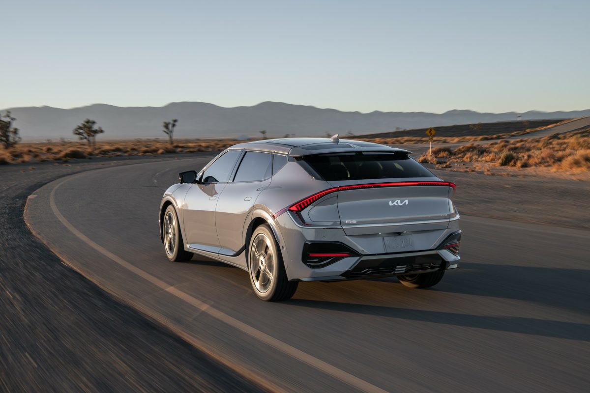 Kia встановлює нові рекорди продажів завдяки Telluride, але втрачає покупців електрокарів - фото 2