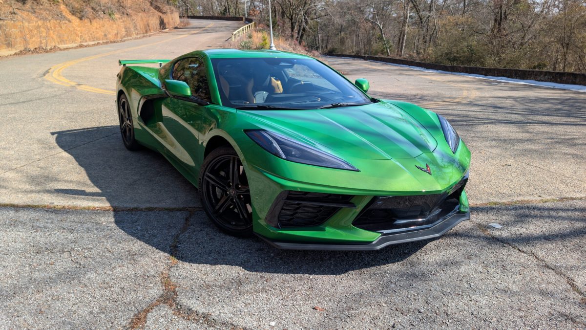 Тест-драйв Chevrolet Corvette Stingray Z51: чому "базова" версія може бути найкращим вибором у лінійці - фото 5