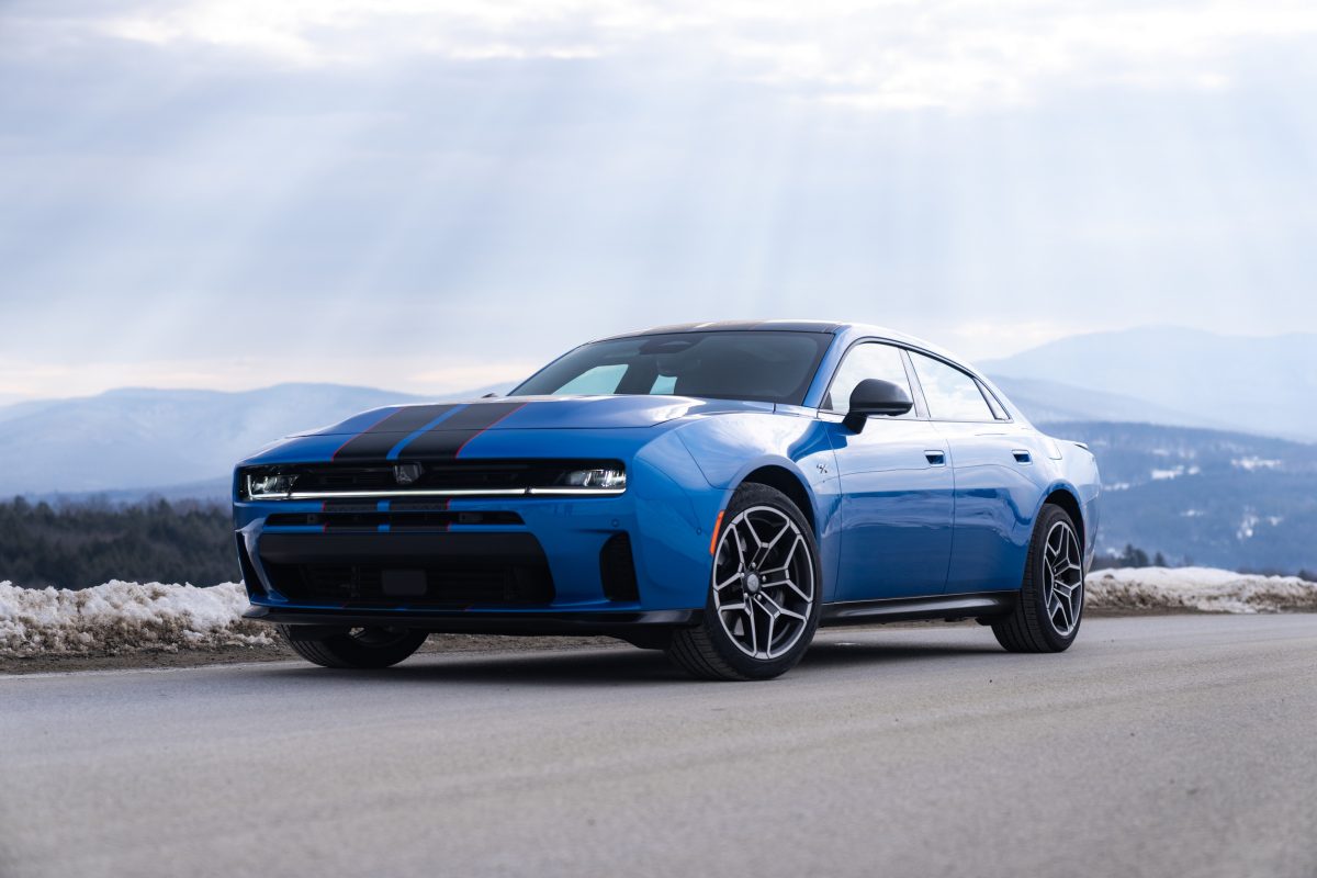 Новий Dodge Charger R/T прощається з V8, але стає значно швидшим - фото 6