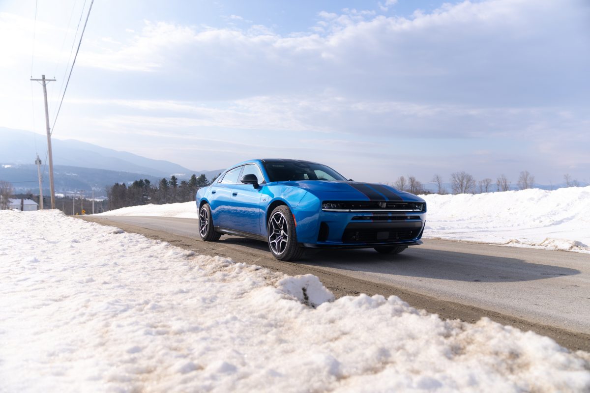 Новий Dodge Charger R/T прощається з V8, але стає значно швидшим - фото 8